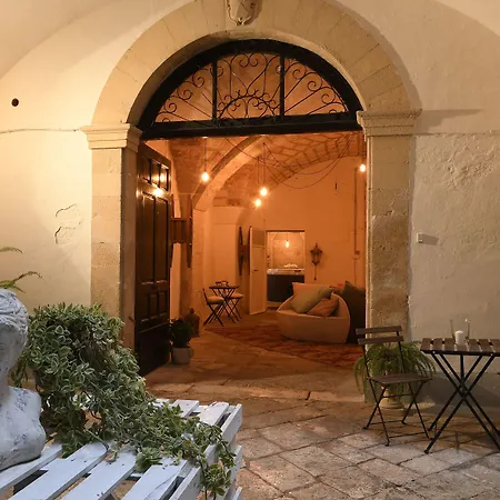 Palazzo Guido Couette-café Lecce