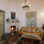 فندق مبيت وإفطار Palazzo Guido ليتشي